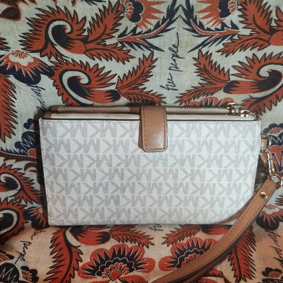 MICHAEL KOR WALLET NWOT - Picture 12 of 12